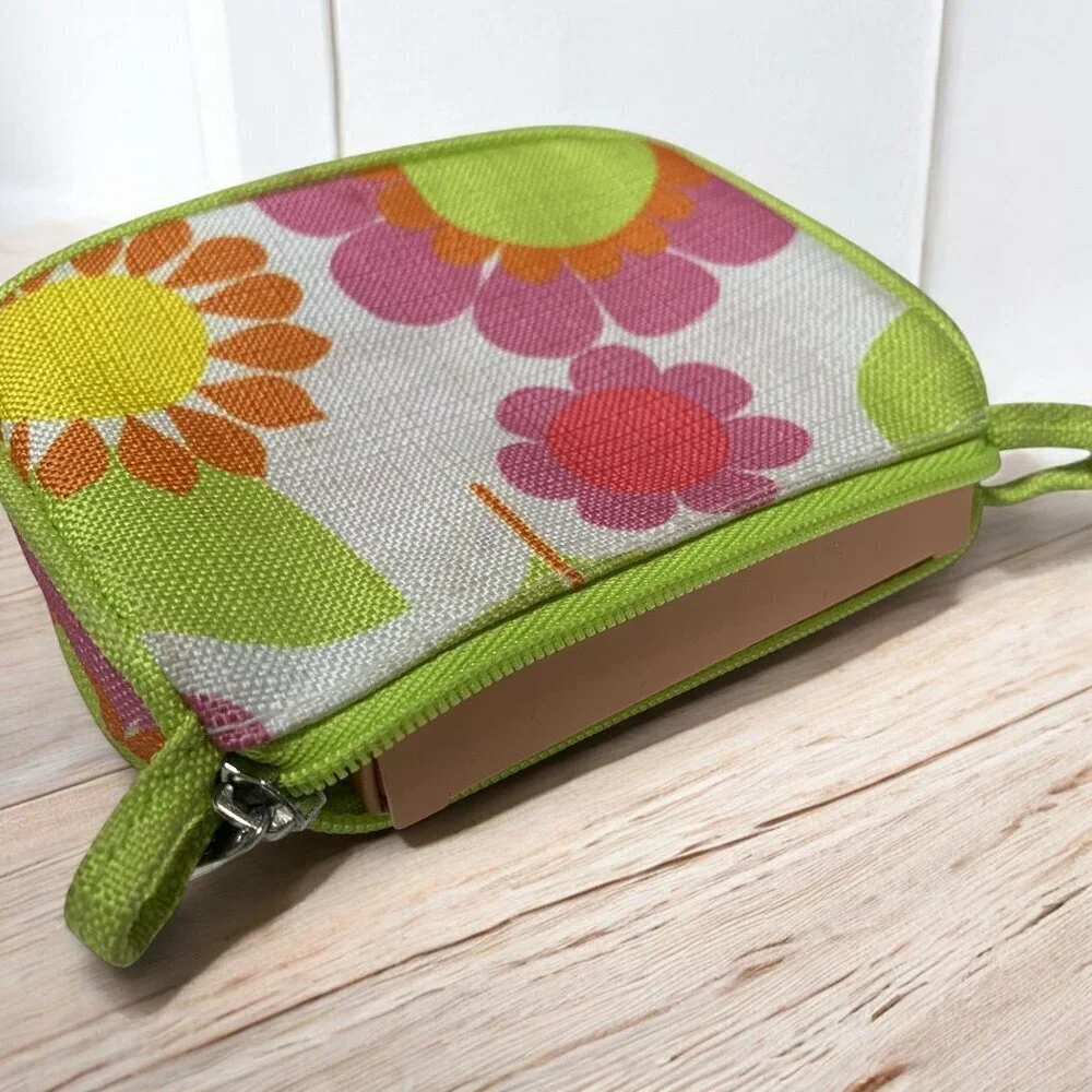 No7 Natural Glow Face & Eye Palette With Clinique Floral Makeup Bag